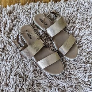 🌼Seychelles Sandals Size 9